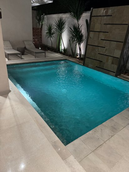 Pool im Ahimsa Beach